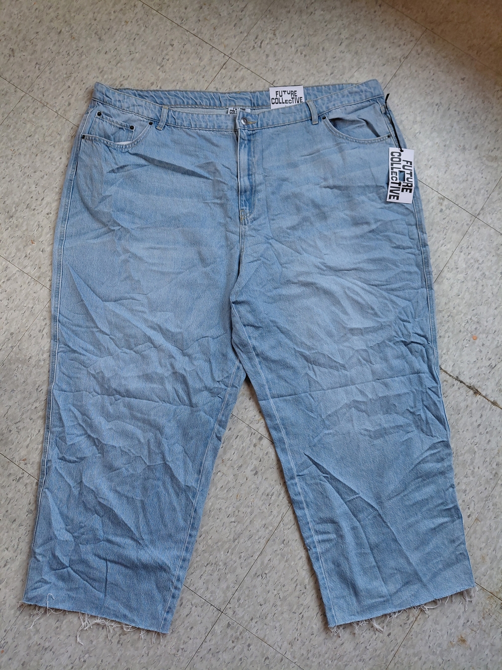 Future Collective Light Wash Denim Cropped Jeans Plus Size 24 NWT